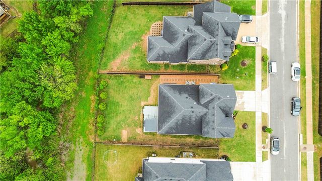 5104 SW Stanford Court, Bentonville, AR 72713