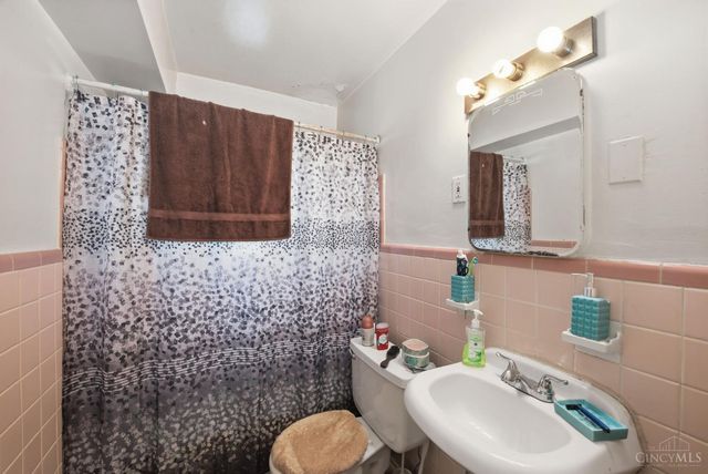 1013 Tennessee Avenue, Cincinnati, OH 45229