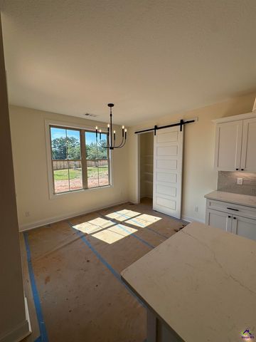 8 Pleasant Oaks Drive, Perry, GA 31069