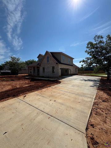 8 Pleasant Oaks Drive, Perry, GA 31069