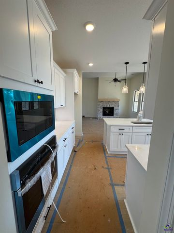 8 Pleasant Oaks Drive, Perry, GA 31069