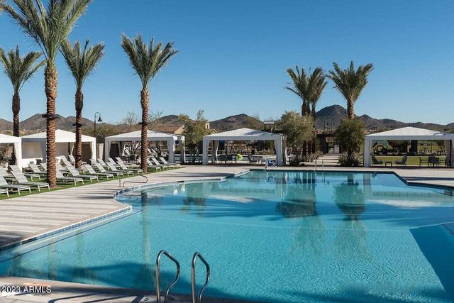 2052 W El Cortez Trail, Phoenix, AZ 85085