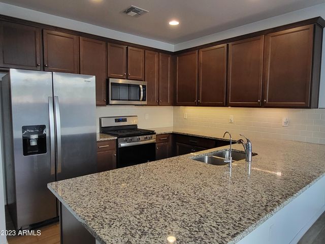 2052 W El Cortez Trail, Phoenix, AZ 85085