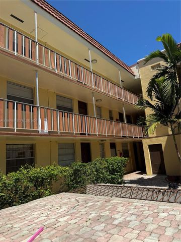 13655 NE 10th Ave 208, North Miami, FL 33161