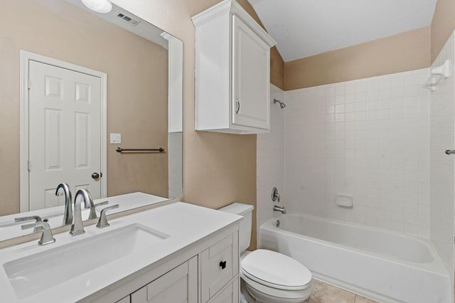 1900 Scofield Ridge PKWY 3002, Austin, TX 78727