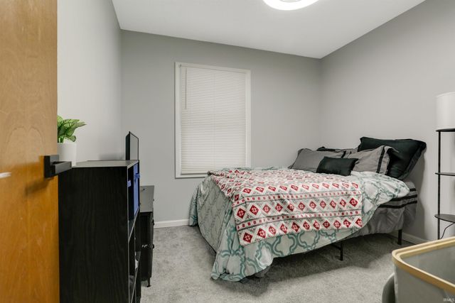 10100 Hillview Drive, Evansville, IN 47720