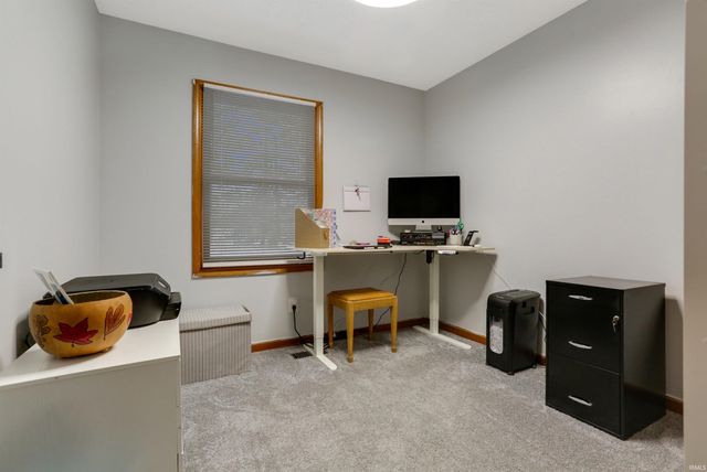 10100 Hillview Drive, Evansville, IN 47720