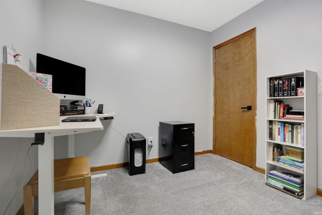 10100 Hillview Drive, Evansville, IN 47720