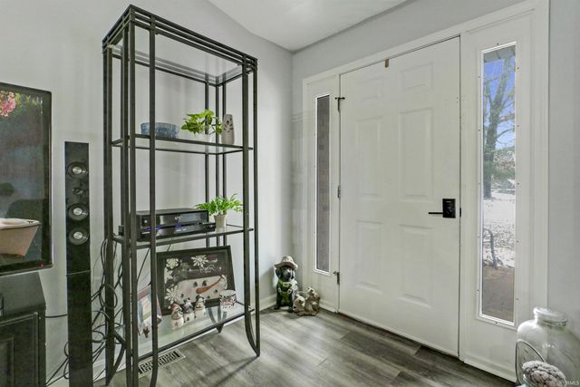 10100 Hillview Drive, Evansville, IN 47720