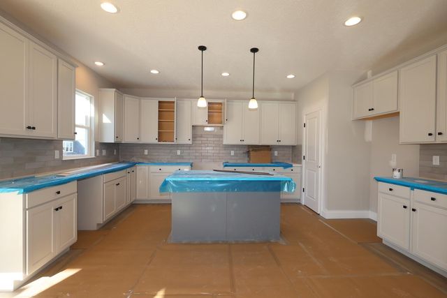 306 Reign Way, Pataskala, OH 43062