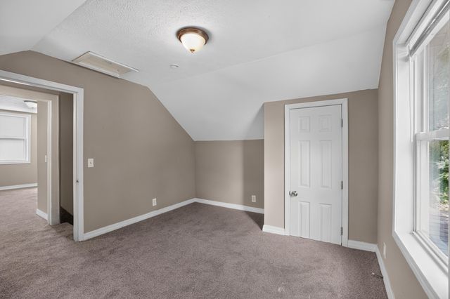 330 STUTSMAN Street, Council Bluffs, IA 51503