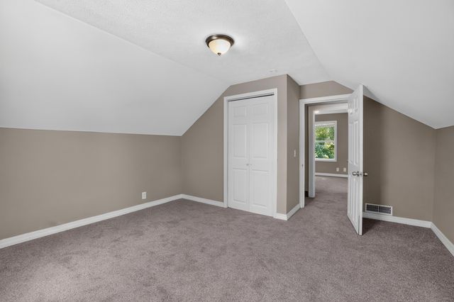330 STUTSMAN Street, Council Bluffs, IA 51503
