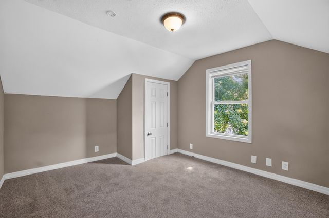 330 STUTSMAN Street, Council Bluffs, IA 51503