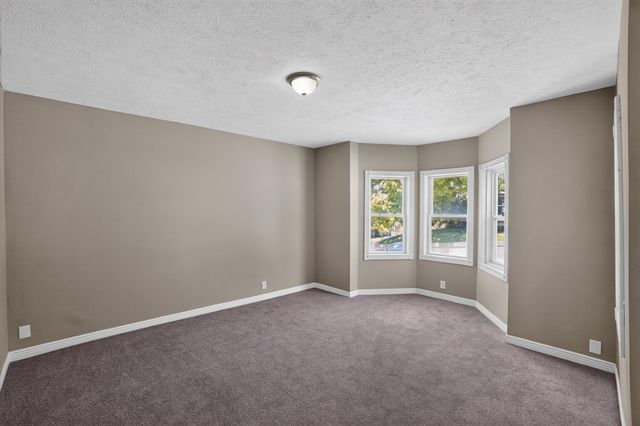 330 STUTSMAN Street, Council Bluffs, IA 51503