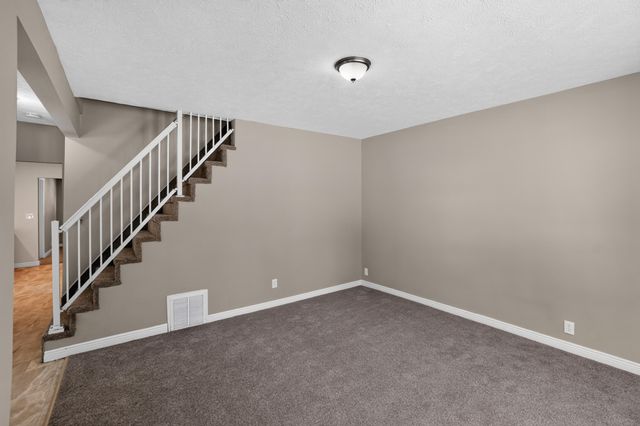 330 STUTSMAN Street, Council Bluffs, IA 51503