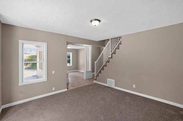 330 STUTSMAN Street, Council Bluffs, IA 51503