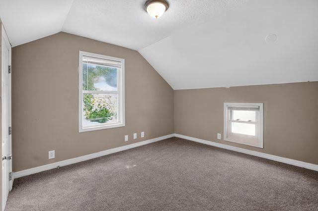 330 STUTSMAN Street, Council Bluffs, IA 51503