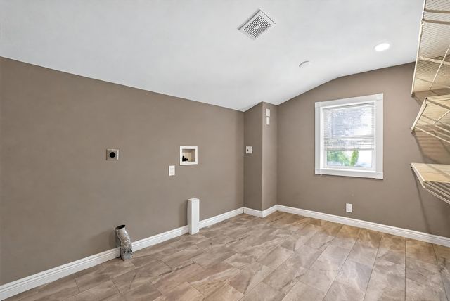330 STUTSMAN Street, Council Bluffs, IA 51503