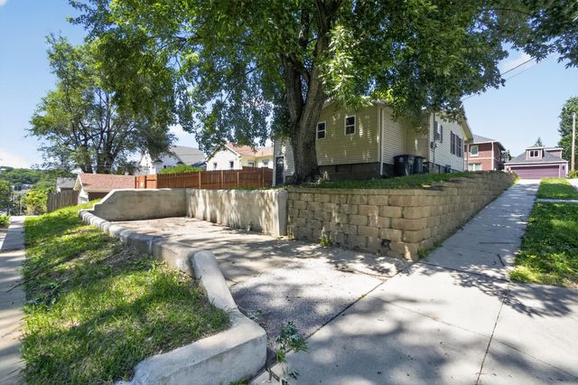 330 STUTSMAN Street, Council Bluffs, IA 51503