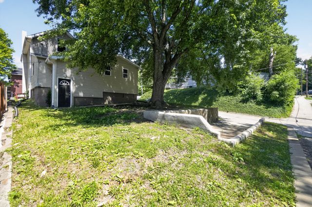 330 STUTSMAN Street, Council Bluffs, IA 51503