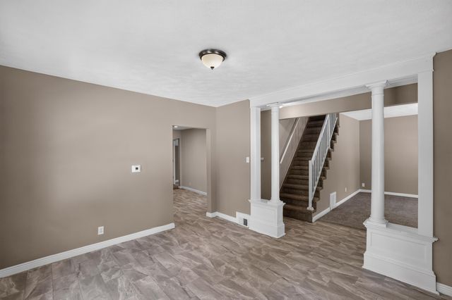 330 STUTSMAN Street, Council Bluffs, IA 51503