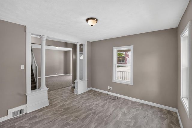 330 STUTSMAN Street, Council Bluffs, IA 51503