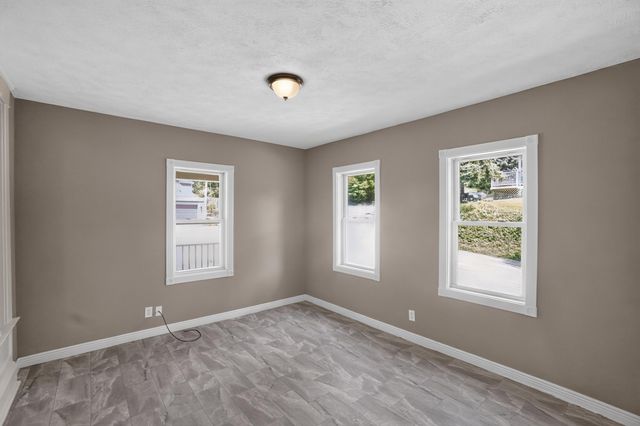 330 STUTSMAN Street, Council Bluffs, IA 51503