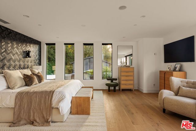 3208 Oakley Drive, Los Angeles, CA 90068