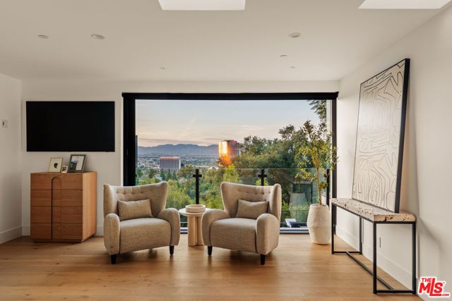 3208 Oakley Drive, Los Angeles, CA 90068