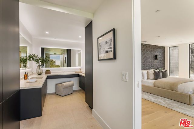 3208 Oakley Drive, Los Angeles, CA 90068