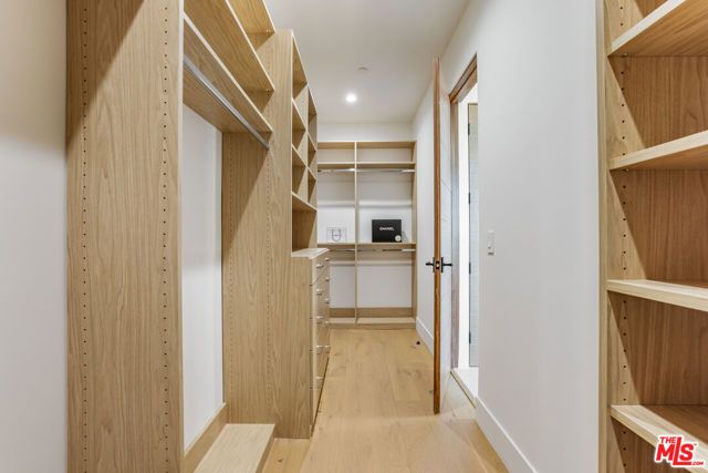 3208 Oakley Drive, Los Angeles, CA 90068