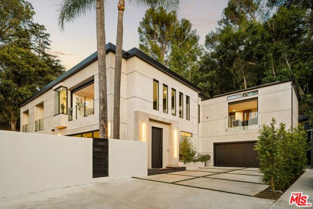 3208 Oakley Drive, Los Angeles, CA 90068