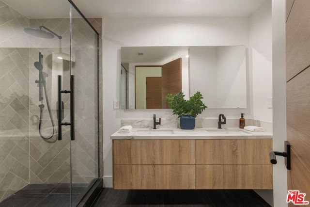 3208 Oakley Drive, Los Angeles, CA 90068