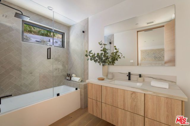 3208 Oakley Drive, Los Angeles, CA 90068