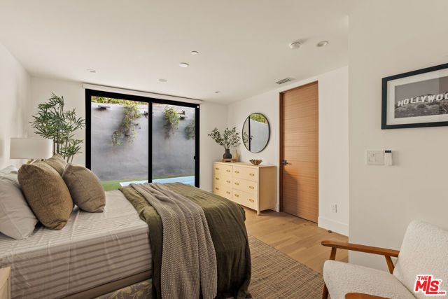 3208 Oakley Drive, Los Angeles, CA 90068