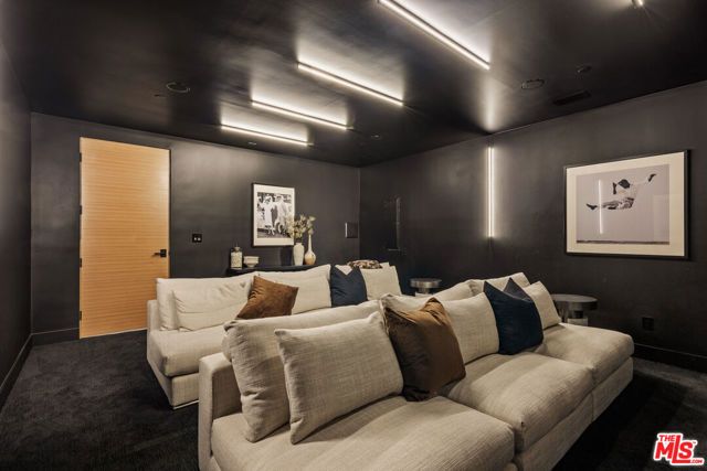 3208 Oakley Drive, Los Angeles, CA 90068