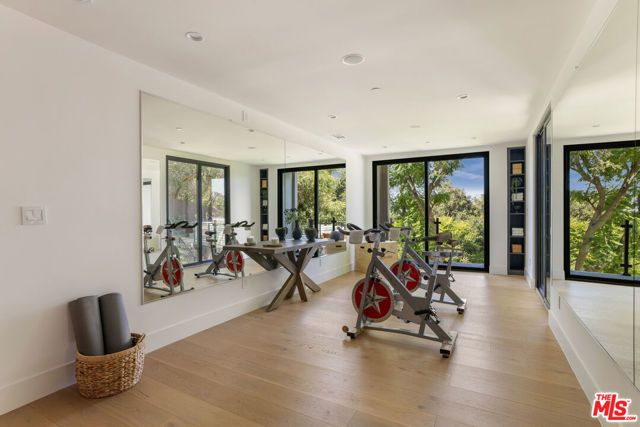 3208 Oakley Drive, Los Angeles, CA 90068