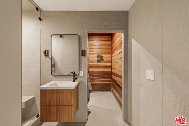 3208 Oakley Drive, Los Angeles, CA 90068