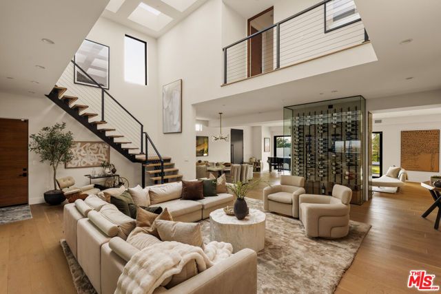 3208 Oakley Drive, Los Angeles, CA 90068