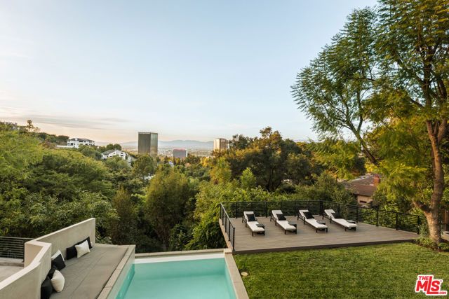 3208 Oakley Drive, Los Angeles, CA 90068