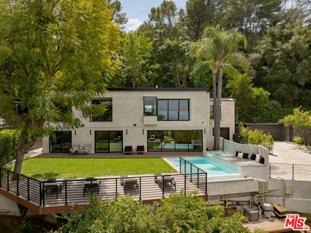 3208 Oakley Drive, Los Angeles, CA 90068