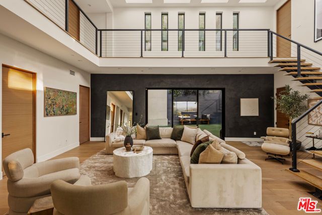 3208 Oakley Drive, Los Angeles, CA 90068