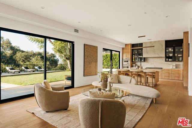 3208 Oakley Drive, Los Angeles, CA 90068