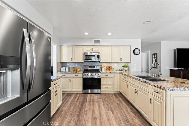 38706 La Mancha Court, Palmdale, CA 93550