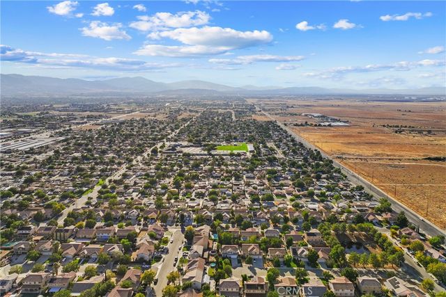 38706 La Mancha Court, Palmdale, CA 93550