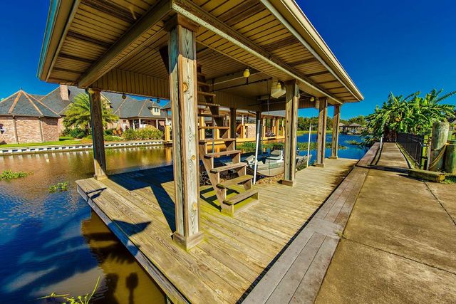 272 Tulip Dr, Houma, LA 70360