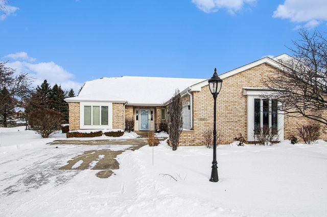 3502 Bob White Circle, Valparaiso, IN 46383