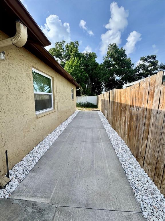 2564 42ND AVENUE N, St Petersburg, FL 33714