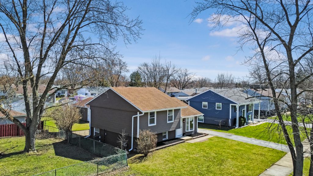 127 N Cedar Lane, Glenwood, IL 60425