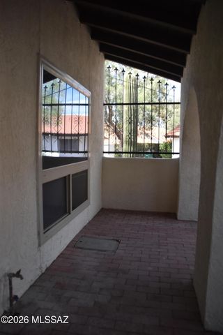 5922 N Placita Del Conde, Tucson, AZ 85718